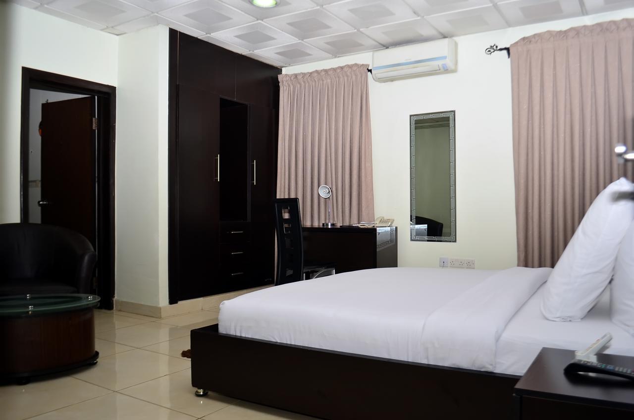 De Rigg Place - Alaka Estate, Surulere Lagos Ngoại thất bức ảnh